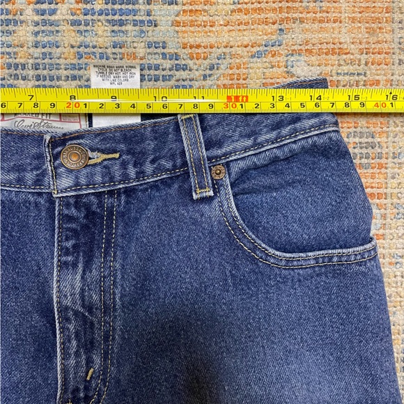 Vintage Medium Wash Levi’s High Rise Straight Leg 29x32 - Picture 7 of 11